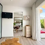 펜션 Oasis Ii - Your Private Retreat With Jacuzzi