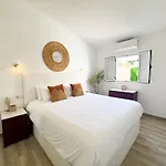 Oasis Ii - Your Private Retreat With Jacuzzi Prázdninový dům