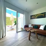 Oasis Ii - Your Private Retreat With Jacuzzi
