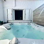 Prázdninový dům Oasis Ii - Your Private Retreat With Jacuzzi *