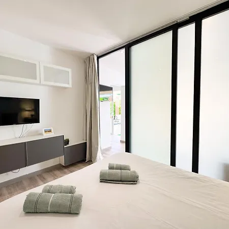 Oasis Ii - Your Private Retreat With Jacuzzi Playa del Inglés