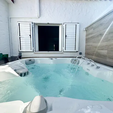 Casa de Férias Oasis Ii - Your Private Retreat With Jacuzzi *