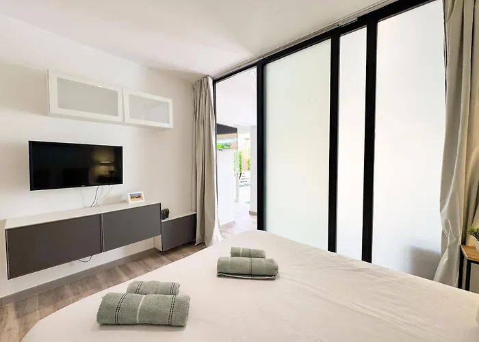 Oasis Ii - Your Private Retreat With Jacuzzi Playa del Inglés