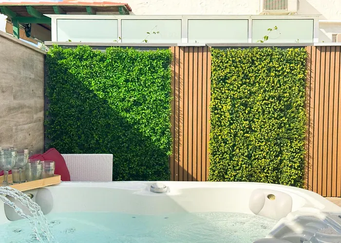 Hébergement de vacances Oasis Ii - Your Private Retreat With Jacuzzi Playa del Inglés